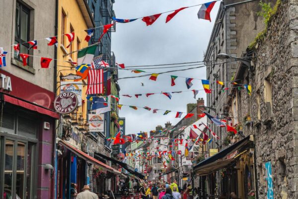 Belfast to Galway Full-Day Tour via Ireland’s Scenic Countryside